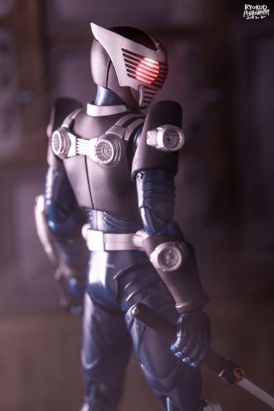 S.H.Figuarts  假面骑士龙骑 (空白体)