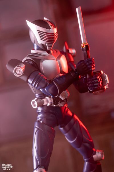 S.H.Figuarts  假面骑士龙骑 (空白体)