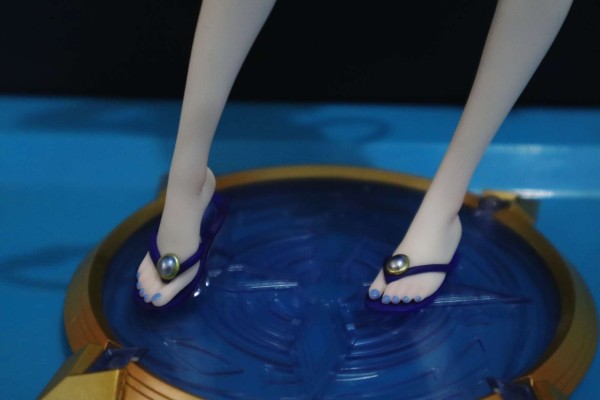 爆弹女孩 蕾文西亚・阿葵亚布尔