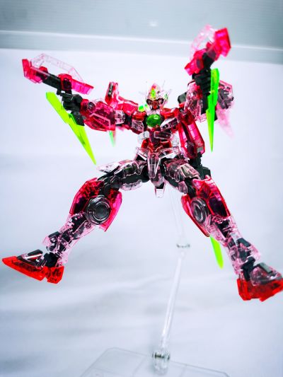 RG 1/144  高达基地专属商品 量子型00高达 全刃装[TRANS-AM]