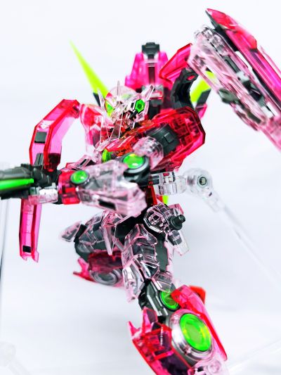 RG 1/144  高达基地专属商品 量子型00高达 全刃装[TRANS-AM]