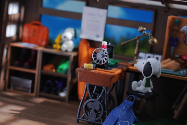 花生漫画  史努比的皮革工作室