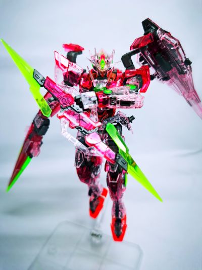 RG 1/144  高达基地专属商品 量子型00高达 全刃装[TRANS-AM]