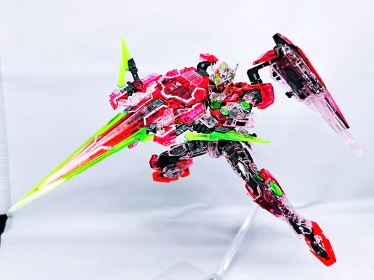 RG 1/144  高达基地专属商品 量子型00高达 全刃装[TRANS-AM]