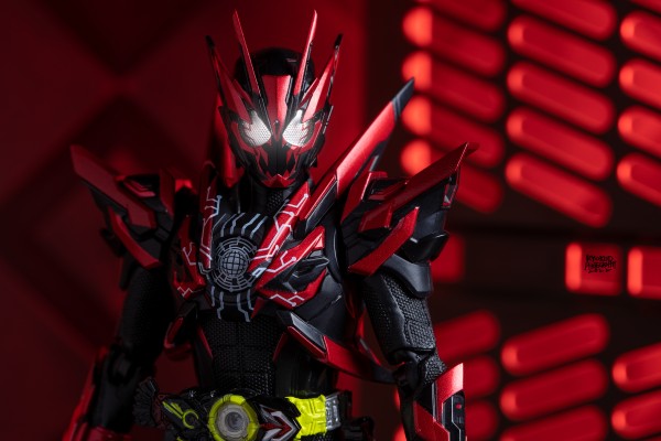 S.H.Figuarts 剧场版 假面骑士零一 真实×时间 假面骑士零一 地狱飞升蝗虫