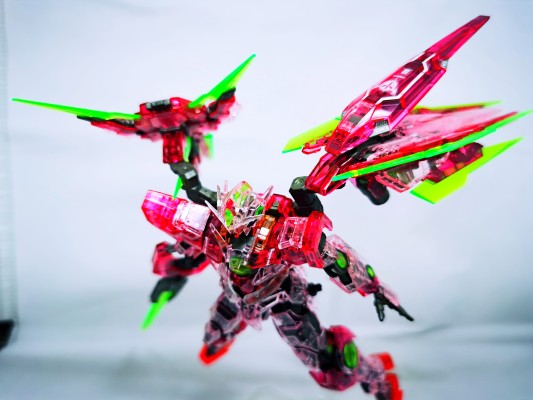 RG 1/144  高达基地专属商品 量子型00高达 全刃装[TRANS-AM]