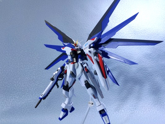 ROBOT魂〈机动战士系列〉   自由高达 (特别配色版)