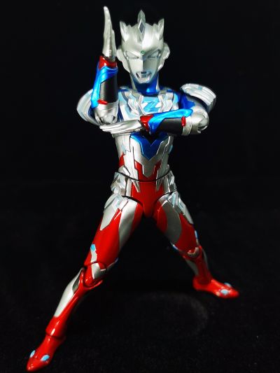 S.H.Figuarts   泽塔奥特曼 阿尔法装甲 特别配色版