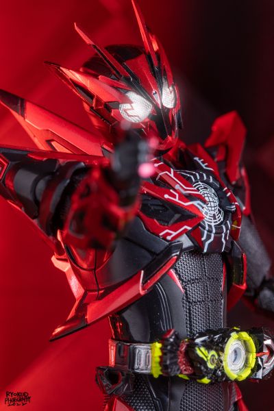 S.H.Figuarts 剧场版 假面骑士零一 真实×时间 假面骑士零一 地狱飞升蝗虫