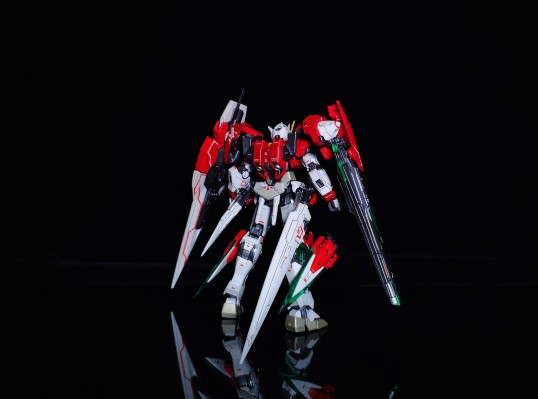 RG 机动战士高达00V GN-0000/7S 七剑型00高达