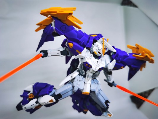 HG 1/144  亚斯克雷普欧斯高达