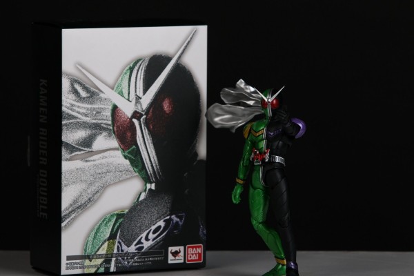 S.H.Figuarts（真骨雕制法）   假面骑士双骑 疾风王牌形态 风都侦探改编动画纪念版