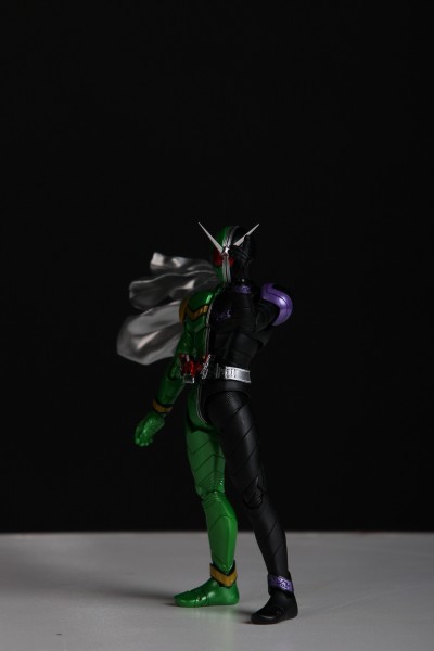 S.H.Figuarts（真骨雕制法）   假面骑士双骑 疾风王牌形态 风都侦探改编动画纪念版