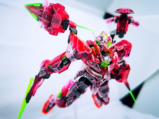 RG 1/144  高达基地专属商品 量子型00高达 全刃装[TRANS-AM]