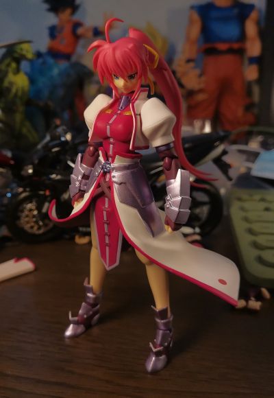 figma 魔法少女奈叶StrikerS シグナム 騎士服ver.
