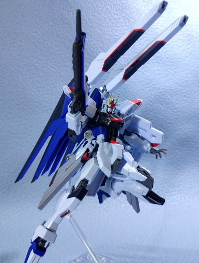 ROBOT魂〈机动战士系列〉   自由高达 (特别配色版)