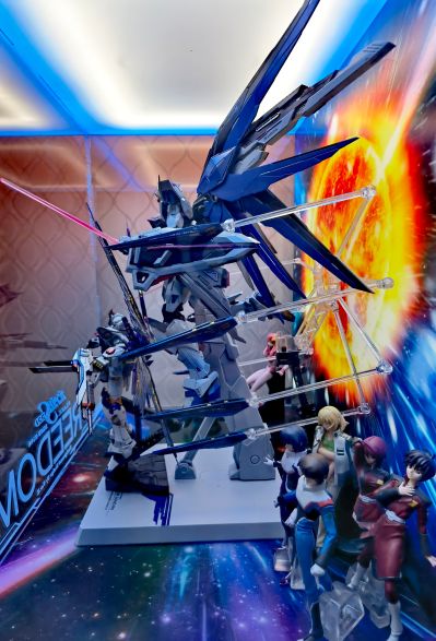RG 强袭自由高达专用强化特效件“天空之翼”