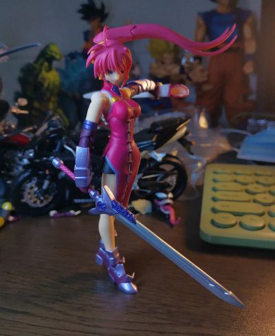figma 魔法少女奈叶StrikerS シグナム 騎士服ver.