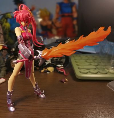 figma 魔法少女奈叶StrikerS シグナム 騎士服ver.