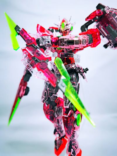 RG 1/144  高达基地专属商品 量子型00高达 全刃装[TRANS-AM]