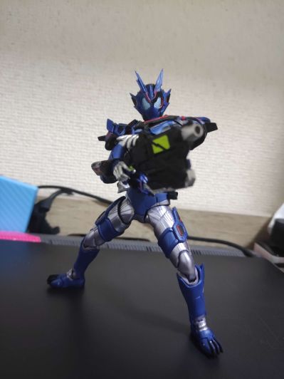 S.H.Figuarts 假面骑士：零一 假面骑士巴尔坎 突击之狼