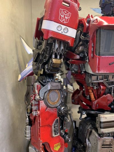 3Z0162 变形金刚外传 大黄蜂 擎天柱