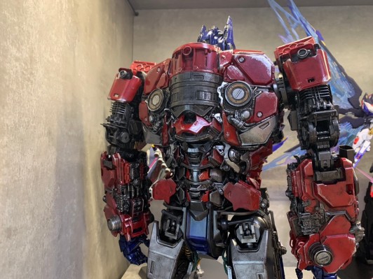 3Z0162 变形金刚外传 大黄蜂 擎天柱