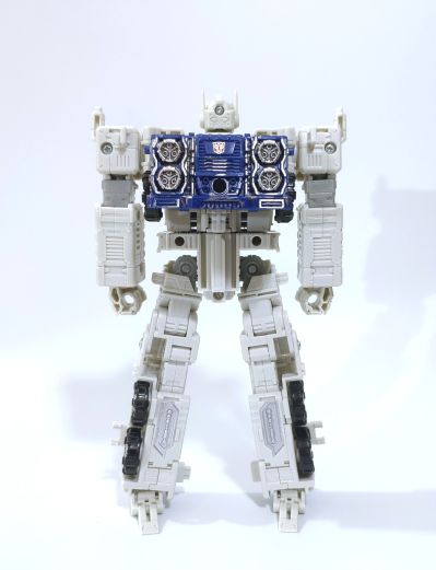 变形金刚围城系列 SG-7 戦え! 超ロボット生命体 变形金刚 2010&变形金刚 ザ・ムービー ウルトラマグナス 