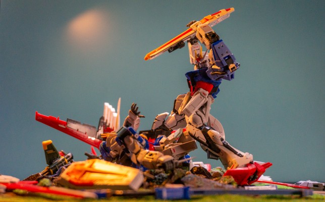 RG 1/144 翔翼型强袭高达