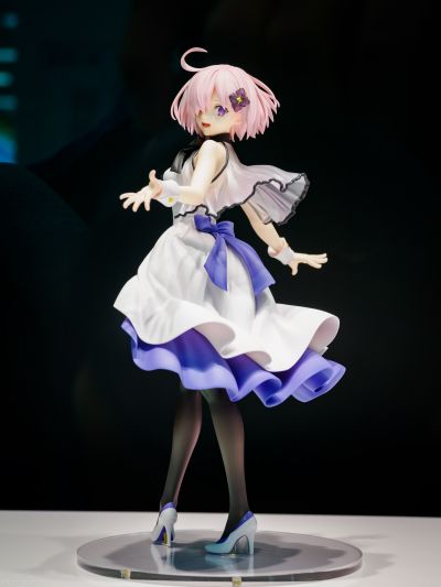 拍的够飘逸另外腿不错