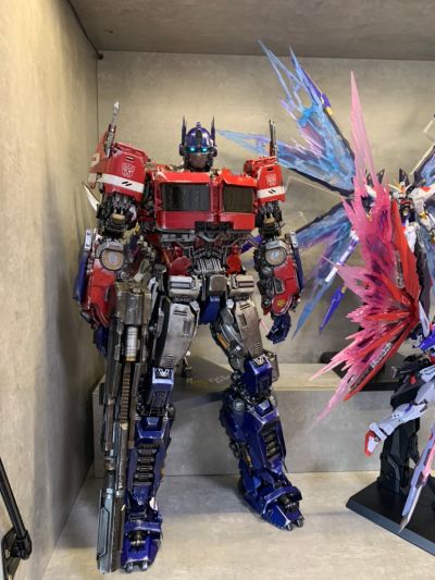 3Z0162 变形金刚外传 大黄蜂 擎天柱