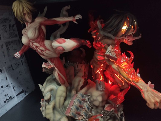 进击的巨人 艾伦耶格尔vs女巨人