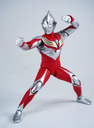 S.H.Figuarts（真骨雕制法）  迪迦奥特曼 强力型