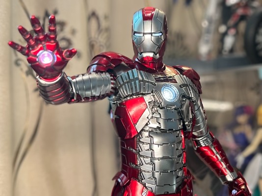 MMS400D18 电影杰作系列 压铸成品 电影 ：钢铁侠2 钢铁侠Mark 5/马克五