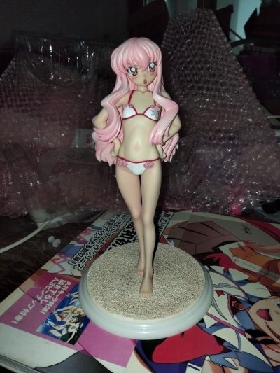 零之使魔 	露易丝·法兰西斯·露·布朗·杜·拉·瓦利埃尔 泳装Ver. 