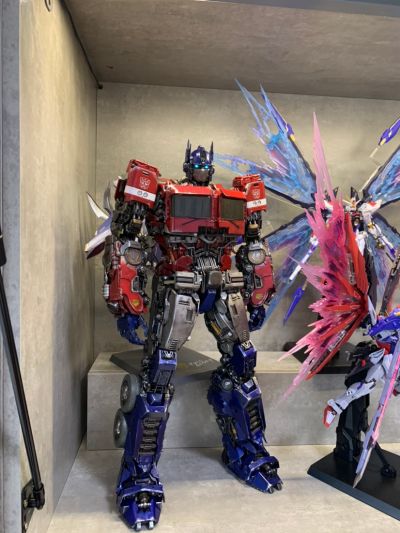 3Z0162 变形金刚外传 大黄蜂 擎天柱