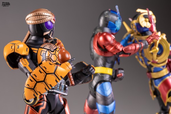 S.H.Figuarts(真骨雕制法) 假面骑士欧兹 精彩绝伦 将军与21枚核心硬币 假面骑士欧兹 蛇龟鳄联组