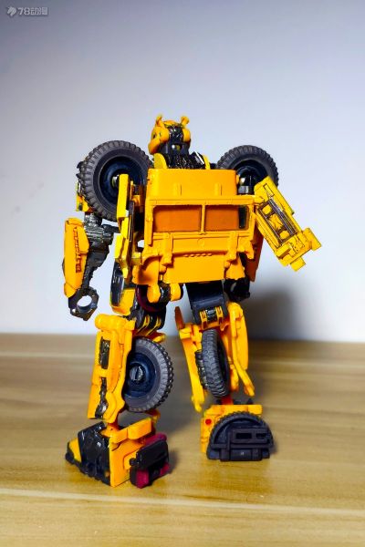 工作室系列 SS-48 大黄蜂(2018) Bumble Offroad 