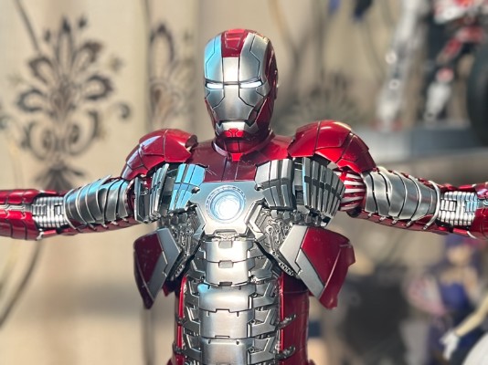 MMS400D18 电影杰作系列 压铸成品 电影 ：钢铁侠2 钢铁侠Mark 5/马克五
