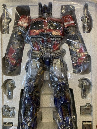 3Z0162 变形金刚外传 大黄蜂 擎天柱