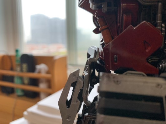 3Z0162 变形金刚外传 大黄蜂 擎天柱