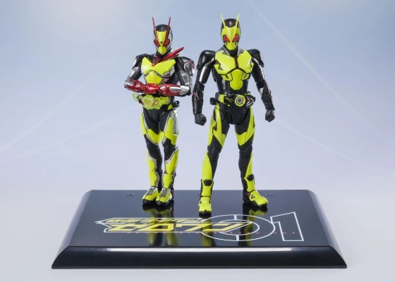 S.H.Figuarts 假面骑士零二 伊兹版 + 假面骑士零一 高跃飞蝗 套装