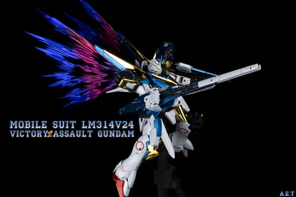 MG  1/100  高达基地限定   V2高达突击爆击型 Ka版  [钛金质感]