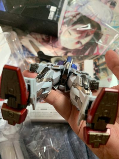 METAL BUILD   强袭高达 -赫利俄波利斯亮相版-