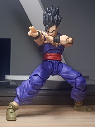 S.H.Figuarts 龙珠超：超级人造人 究极悟饭 SUPER HERO