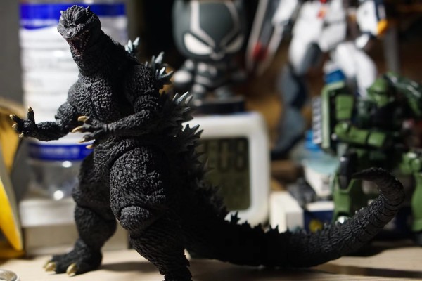 S.H.MonsterArts 哥斯拉 (2004)