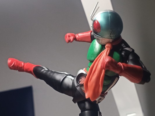 S.H.Figuarts(真骨雕制法) 假面骑士 假面骑士新2号 假面骑士50周年纪念版