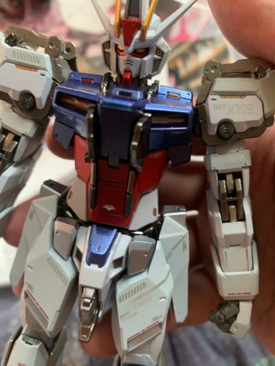 METAL BUILD   强袭高达 -赫利俄波利斯亮相版-