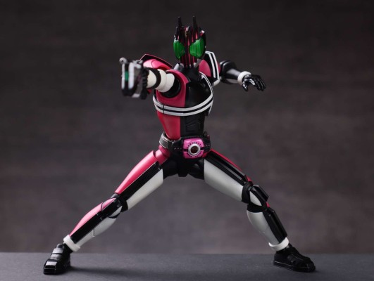 S.H.Figuarts(真骨雕制法) 假面骑士帝骑 假面骑士50周年纪念版