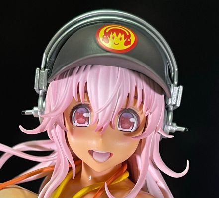 超级索尼子   比基尼服务员